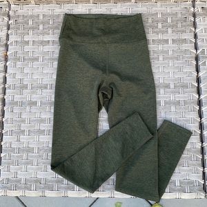 Heroine Sport green leggings